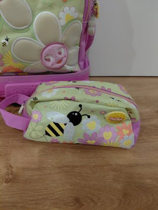 Mochila Totto con ruedas y estuche.Tamaño mediano