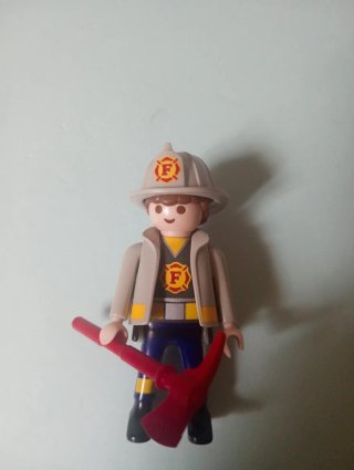 Playmobil Bombero con Hacha