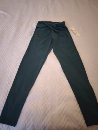 Conjunto Oysho verde talla S