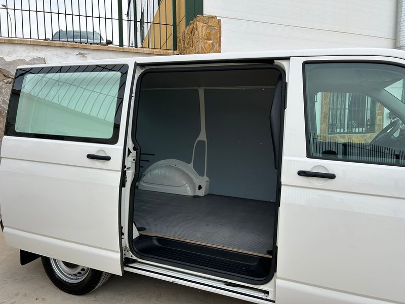 Volkswagen Transporter 2020, foto 18