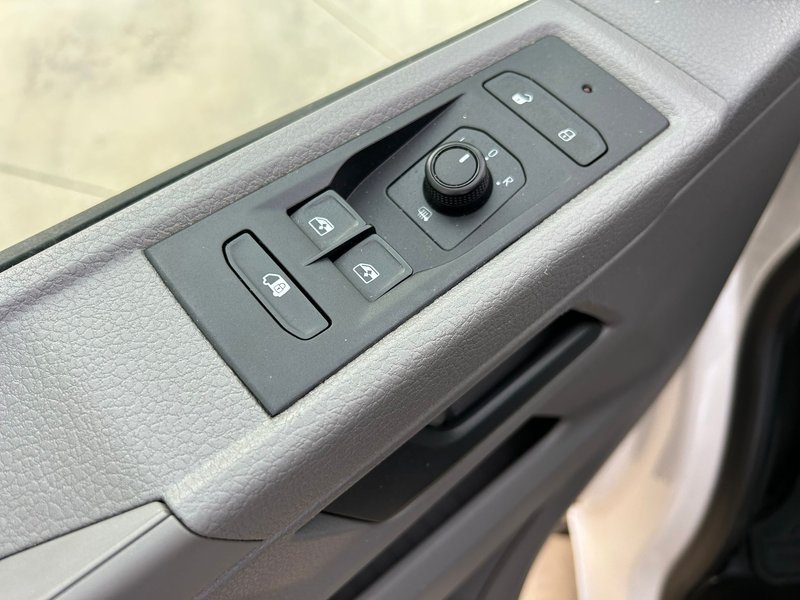 Volkswagen Transporter 2020, foto 35