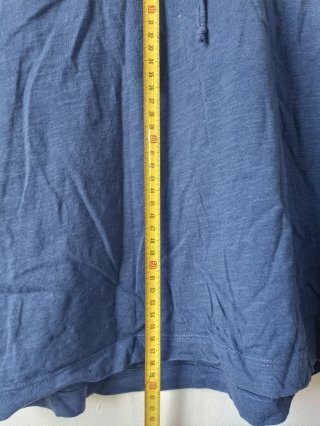 Top azul de crochet