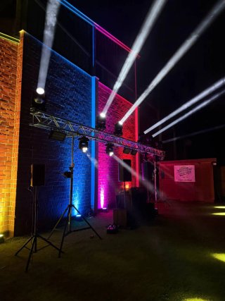 Alquiler Sonido altavoces  y Luces para Eventos