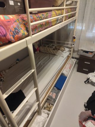 Litera Ikea SVARTA Blanca