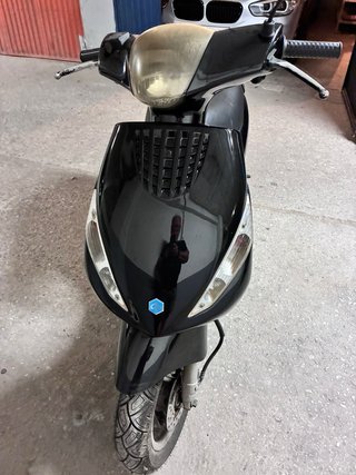 Zip 4T Scooter 18000 km Moto nueva