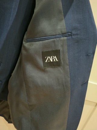 Traje Zara azul marino