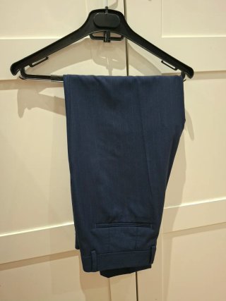 Traje Zara azul marino