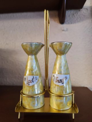 Aceitera y Vinagrera de Porcelana Dorada