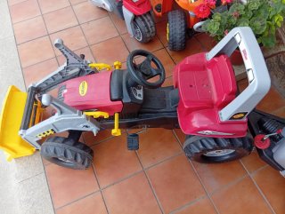 Tractor de Juguete Rojo y Amarillo y cuba