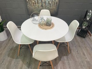 ️ Comedor mesa + 4 sillas estilo nórdico – Nuevo