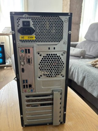 PC Intel i3-9100F RX 570 4GB 16GB RAM