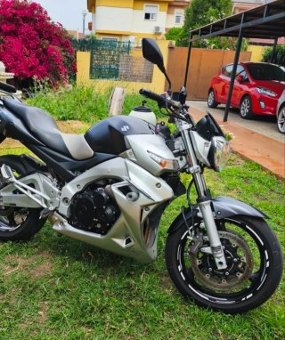 Carenado Lateral Suzuki GSR 600 Plata