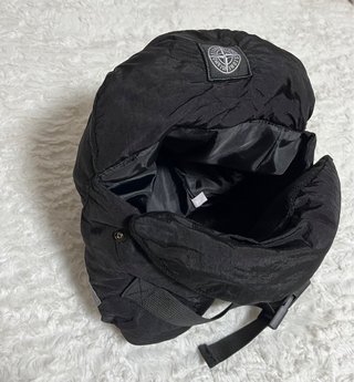 Gorro Stone Island Negro Invierno para nieve.