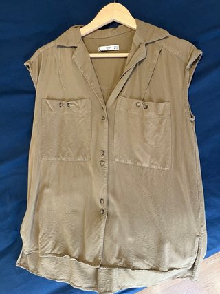 Blusa Mango verde militar Talla S