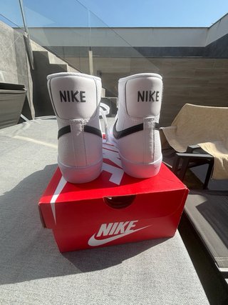 Zapatillas Nike Blazer Mid 77 GS Blancas/Grises