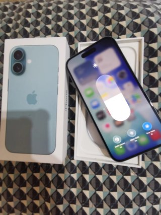 iPhone 16 Azul
