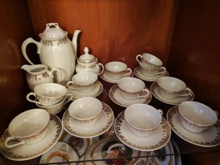 Juego de café porcelana oro y blanco
