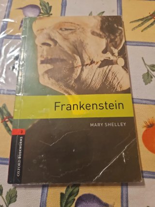Oxford Bookworms Library: Stage 3: Frankenstein