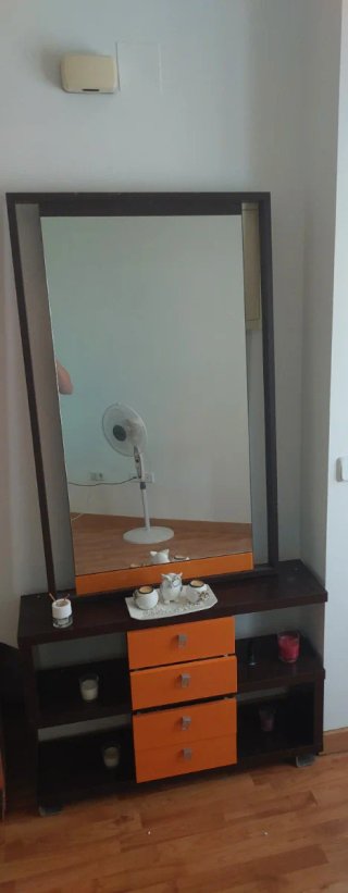Mueble recibidor con espejo