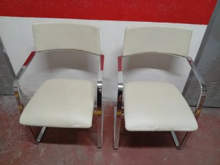 Juego de 4 sillas salón beige y plata