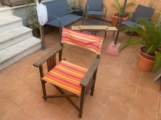 Mesa y 4 sillas de jardín modelo barco y sombrilla