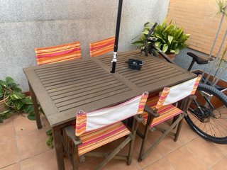 Mesa y 4 sillas de jardín modelo barco y sombrilla