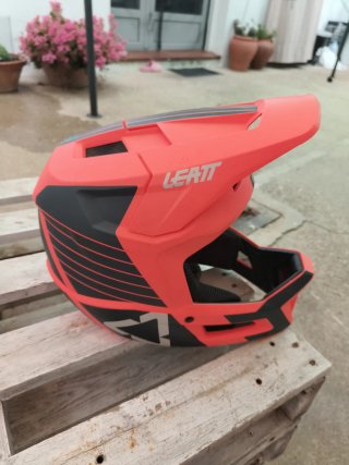 Casco integral Leatt naranja