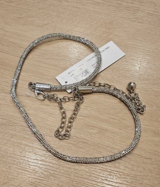 Cinturón cadena plateado con pedrería