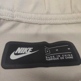 Pantalón corto hombre Nike Tech Beige