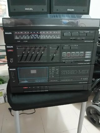 Cadena de música Philips F1660 con altavoces