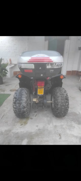 Quad 50cc Negro y Amarillo