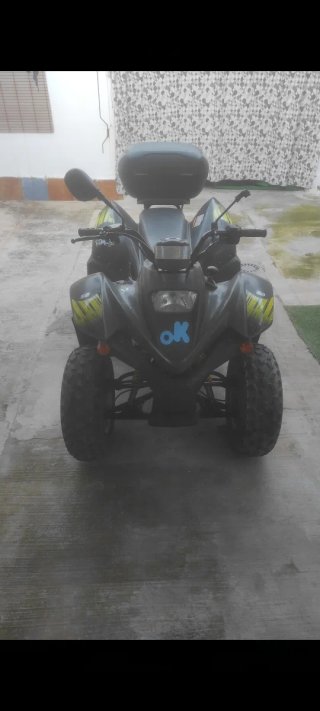 Quad 50cc Negro y Amarillo
