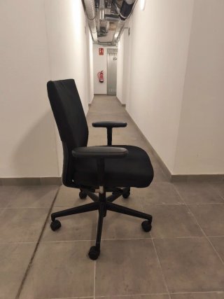 Silla ergonómica Vitra Axess Negra