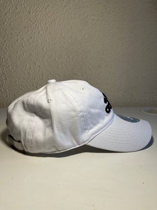 Gorra Adidas Blanca y Negra ajustable