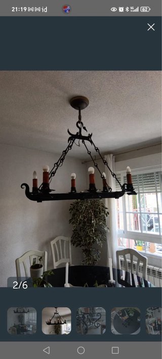Mesa Comedor Negra y Lámpara Techo
