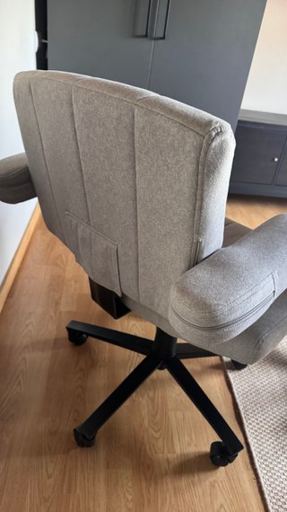 Silla de oficina con reposabrazos