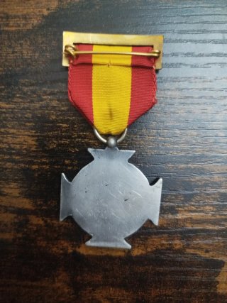 Medalla Voluntarios Navarra 1936 + Caja