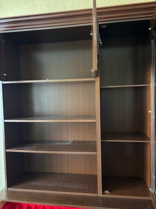 Mueble aparador salón madera y cristal
