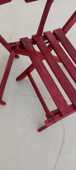 Conjunto Mesa y 2 Sillas Jardín Madera Roja
