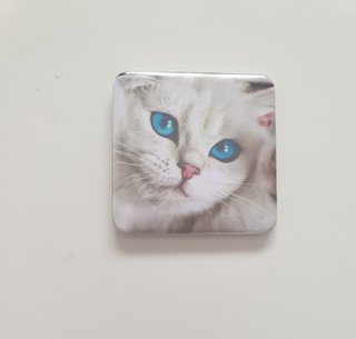 Imán gato ojos azules
