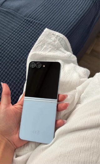Samsung Galaxy Z Flip 6