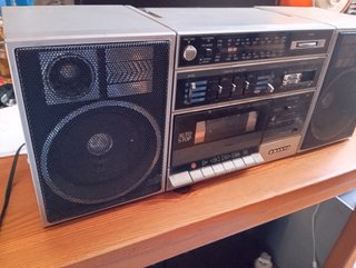 Radio Cassette Sanyo Plata y Negro