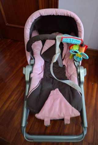 Hamaca para bebé rosa y marrón