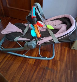 Hamaca para bebé rosa y marrón