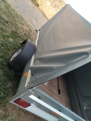 Remolque de carga gris