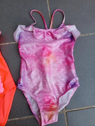 2 bañadores niña + 1 de regalo
