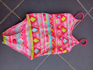 2 bañadores niña + 1 de regalo