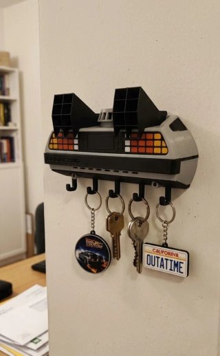 Colgador DeLorean Regreso al Futuro