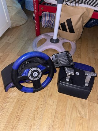 Volante Fanatec PS2 con pedales regalo