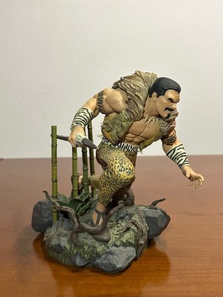 Figura Kraven el Cazador Marvel – Diamond Select